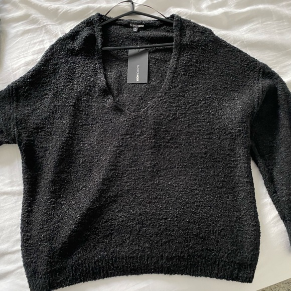 Fashion Nova off shoulder sweater - Picture 1 of 3